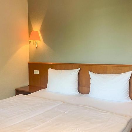 Der Gruene Baum Hotel Sinsheim Eksteriør billede