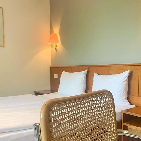 Der Gruene Baum Hotel Sinsheim Eksteriør billede