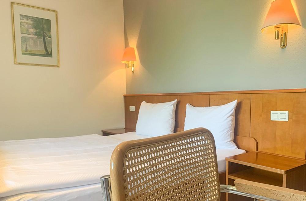 Der Gruene Baum Hotel Sinsheim Eksteriør billede